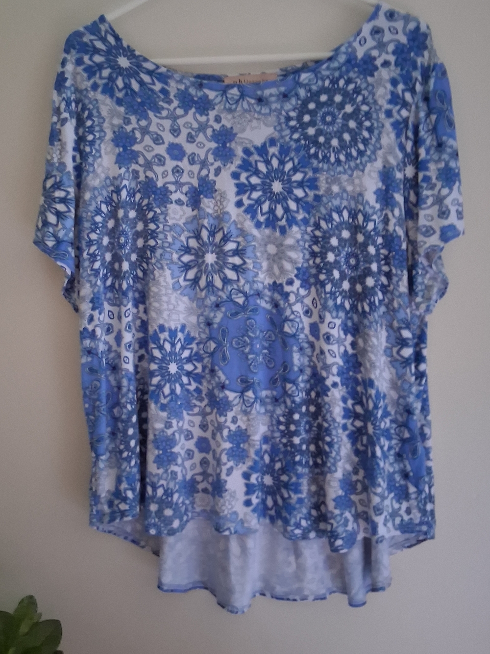 Philosophy Women’s Blue Floral Medallion Short Sleeve Tee